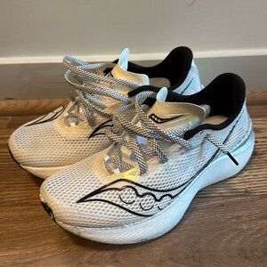 Saucony Endorphin Pro 3 - Size 9.5